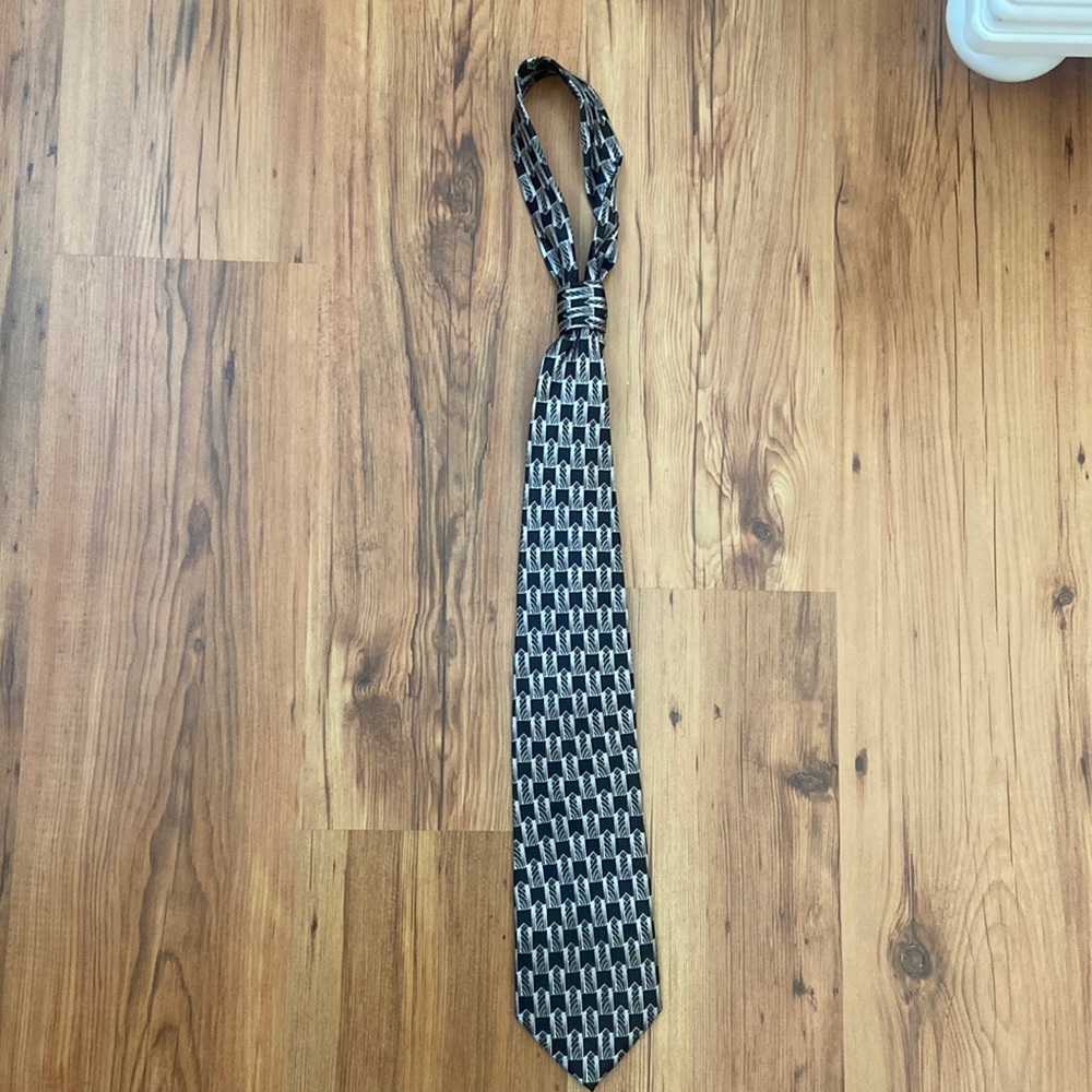 Men’s Tie.